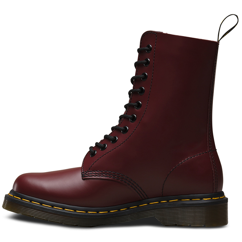 Dr. Martens 10 Eyelet Smooth Boot