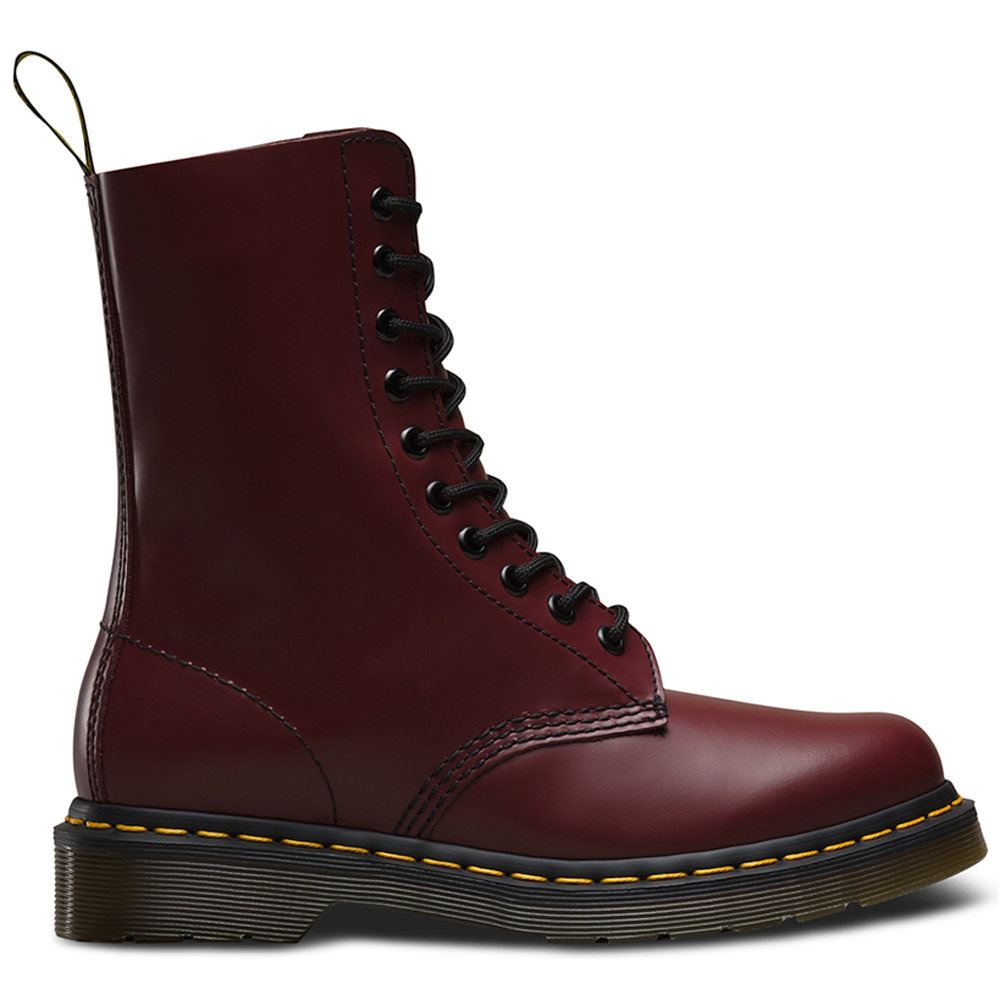 Dr. Martens 10 Eyelet Smooth Boot
